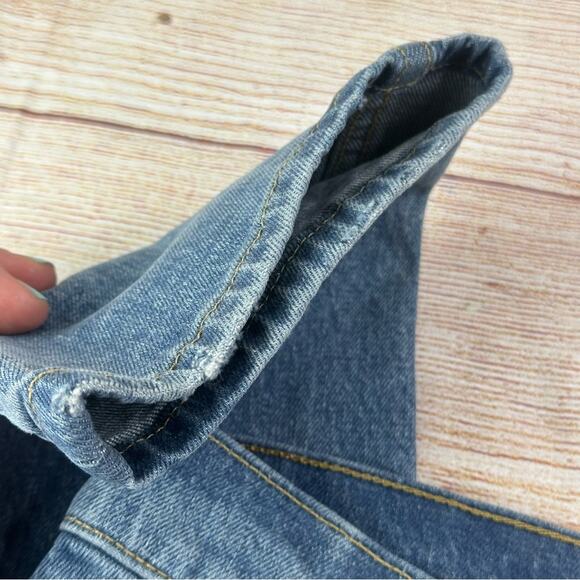 Everlane The Original Cheeky Jean - Light Wash - Picture 6 of 11